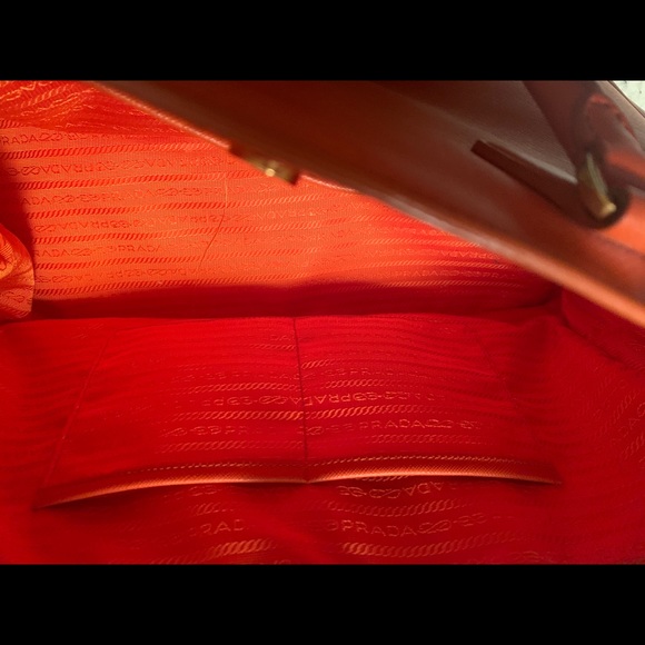 Prada handbag - Picture 3 of 7